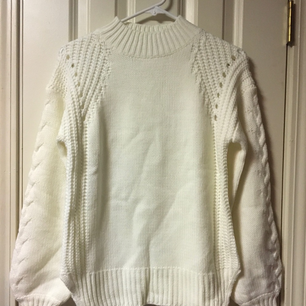 Sweater Women’s White Size Small Excellent Condition